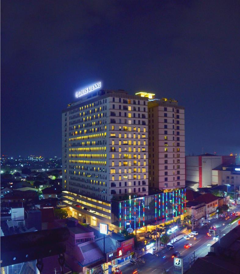 Louis Kienne Hotel Pemuda Semarang Exterior foto