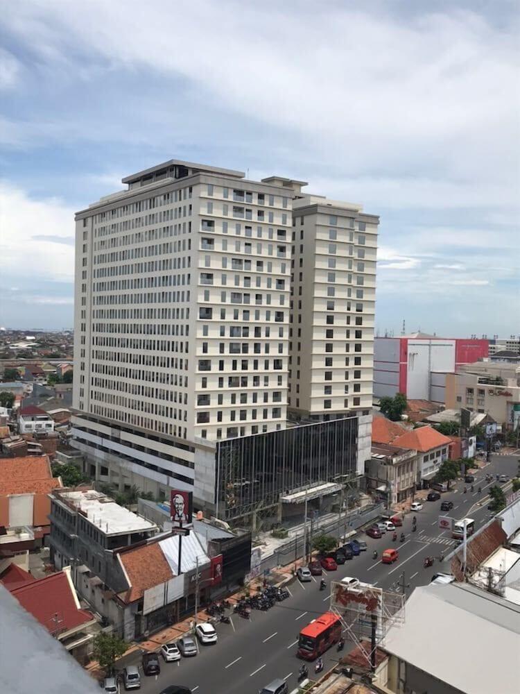 Louis Kienne Hotel Pemuda Semarang Exterior foto